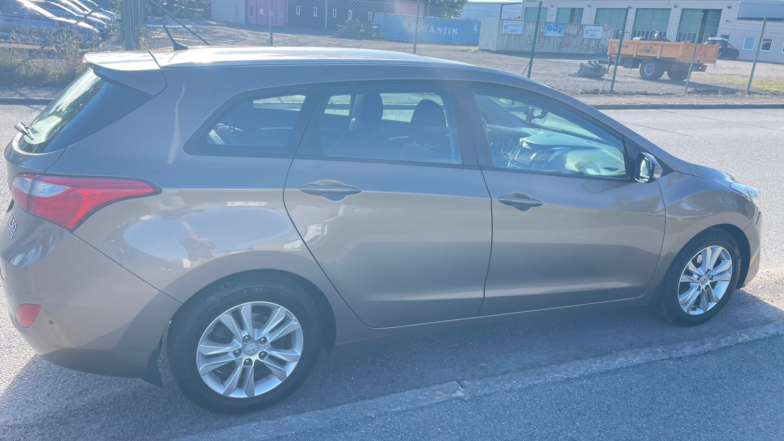 Hyundai i30 Kombi 1.6 CRDi Manuell 2014, bild 6/7