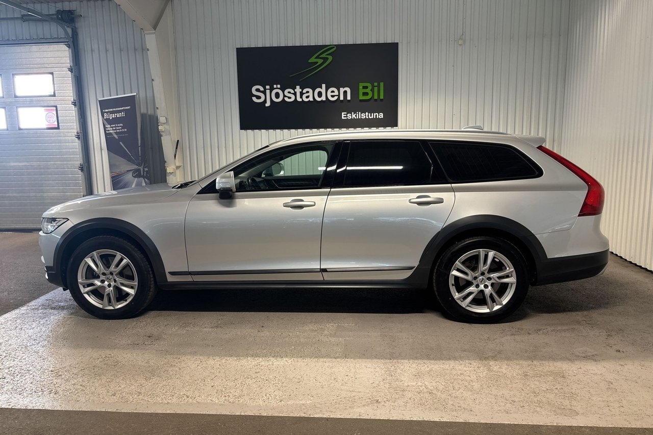 Volvo V90 Cross Country 2019, photo 2/10