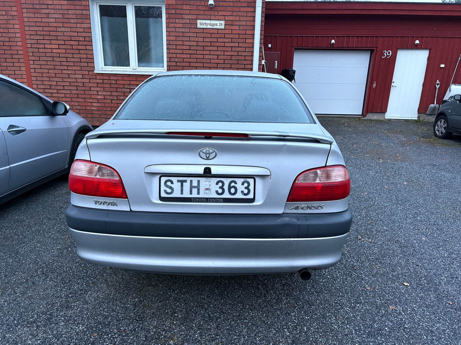 Toyota Avensis Sedan 1.8 VVT-i Manuell 2001, photo 4/5