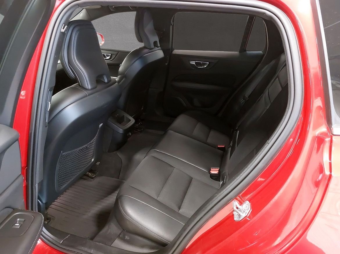 Volvo V60 D3 AWD Momentum Advanced SE II 2020, kuva 6/8