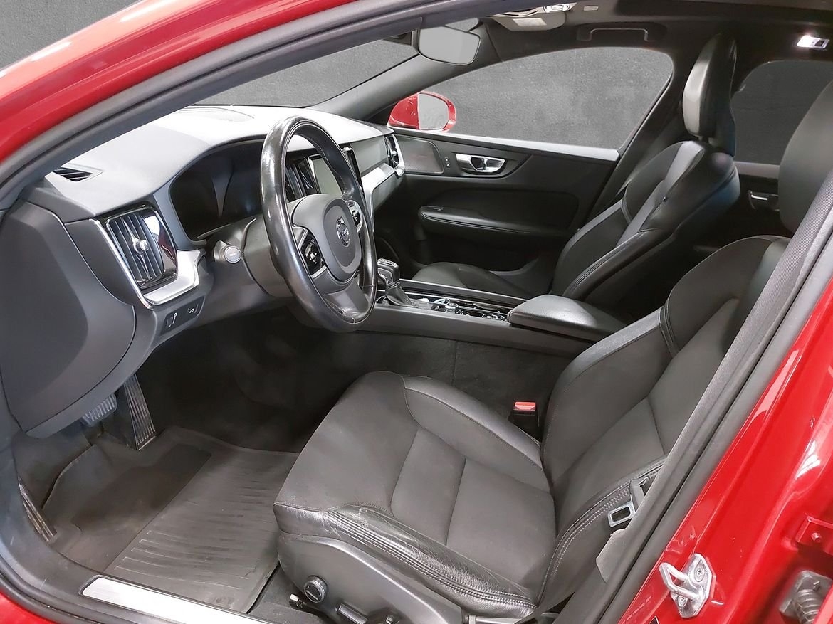 Volvo V60 D3 AWD Momentum Advanced SE II 2020, kuva 5/8