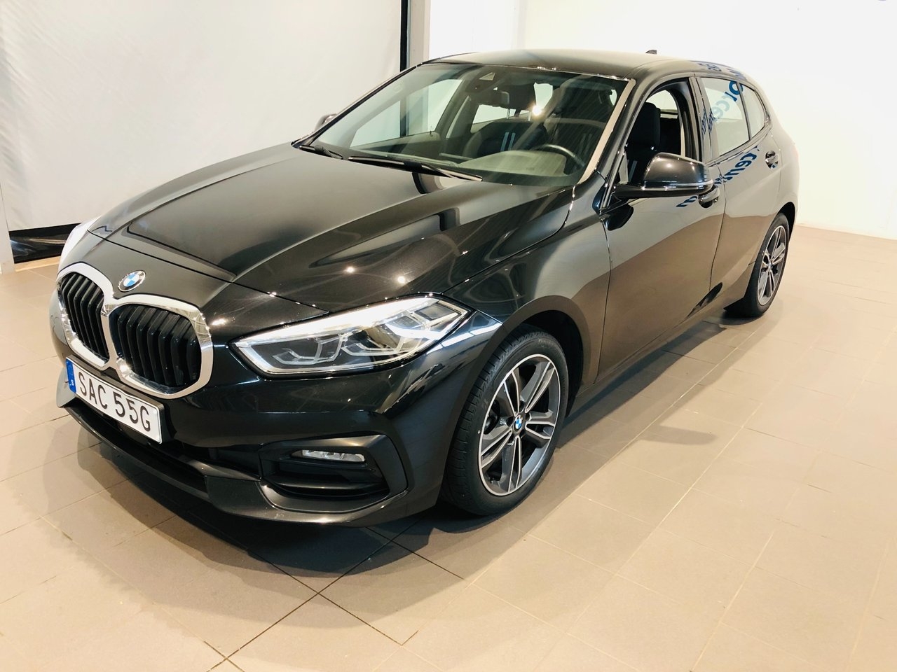 BMW 118 i Steptronic Sport line Euro 6 2022, kuva 2/9