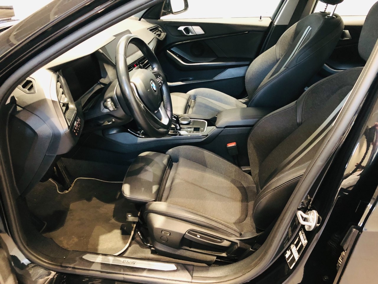 BMW 118 i Steptronic Sport line Euro 6 2022, kuva 7/9