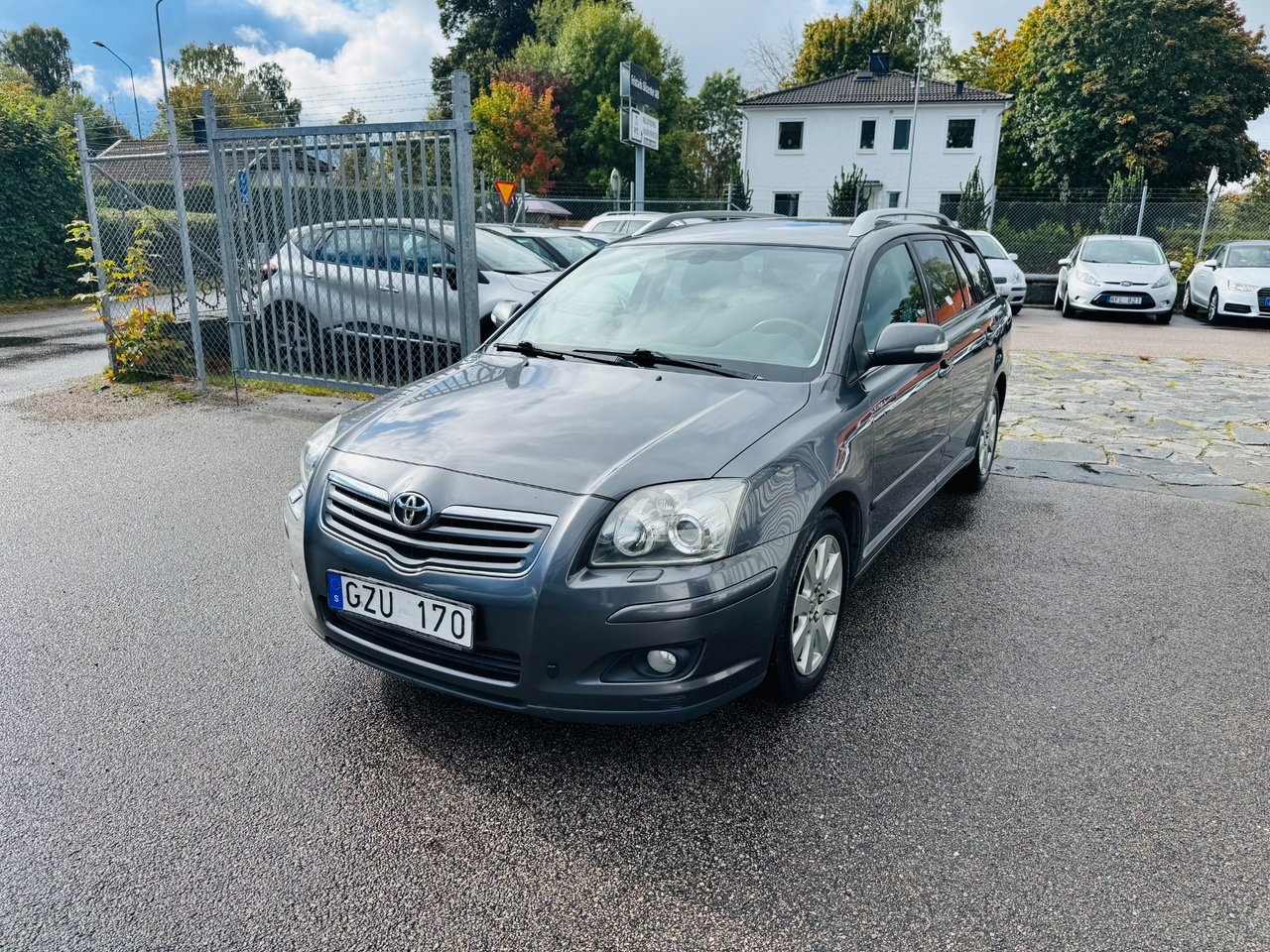 Toyota Avensis 1.8 129HK VVT-i KOMBI 2008, bild 2/10