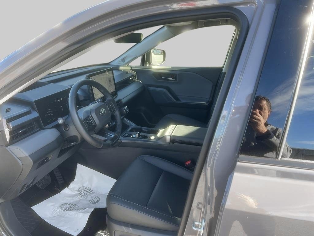 Toyota RAV4 2026, photo 6/10