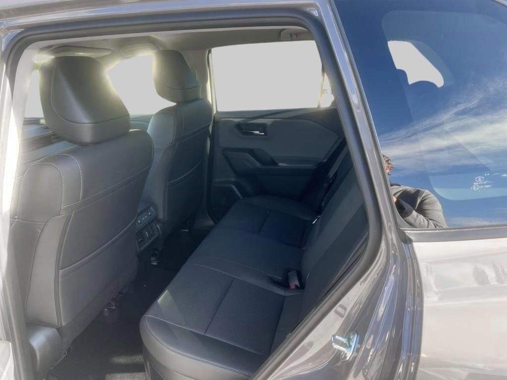 Toyota RAV4 2026, photo 7/10