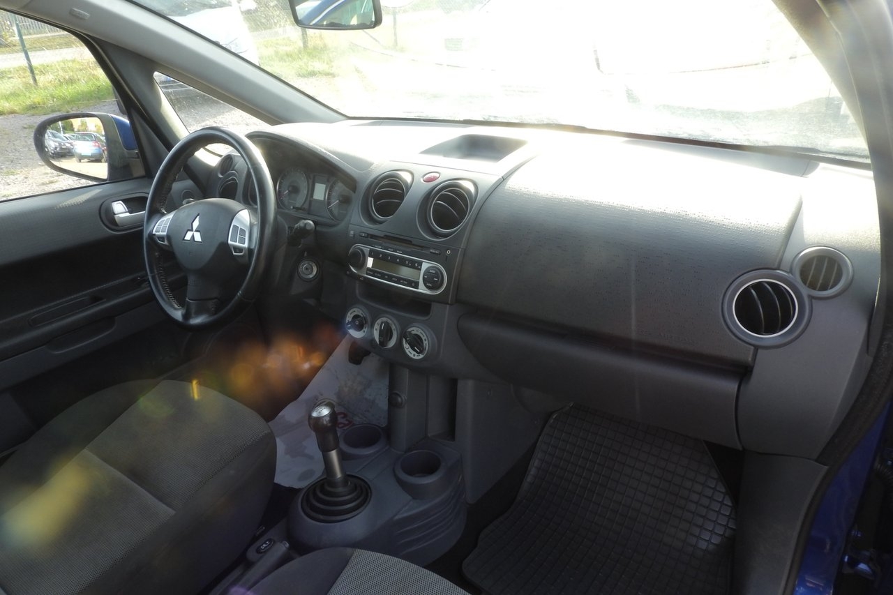 Mitsubishi Colt 2010, bild 7/10