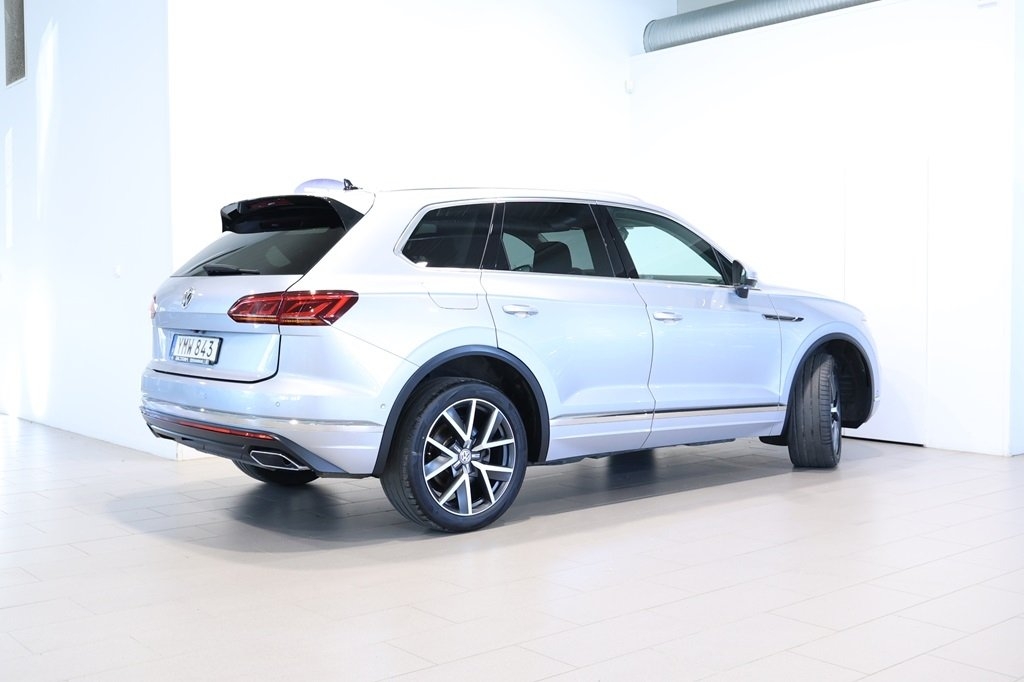 Volkswagen Touareg 2018, kuva 4/10