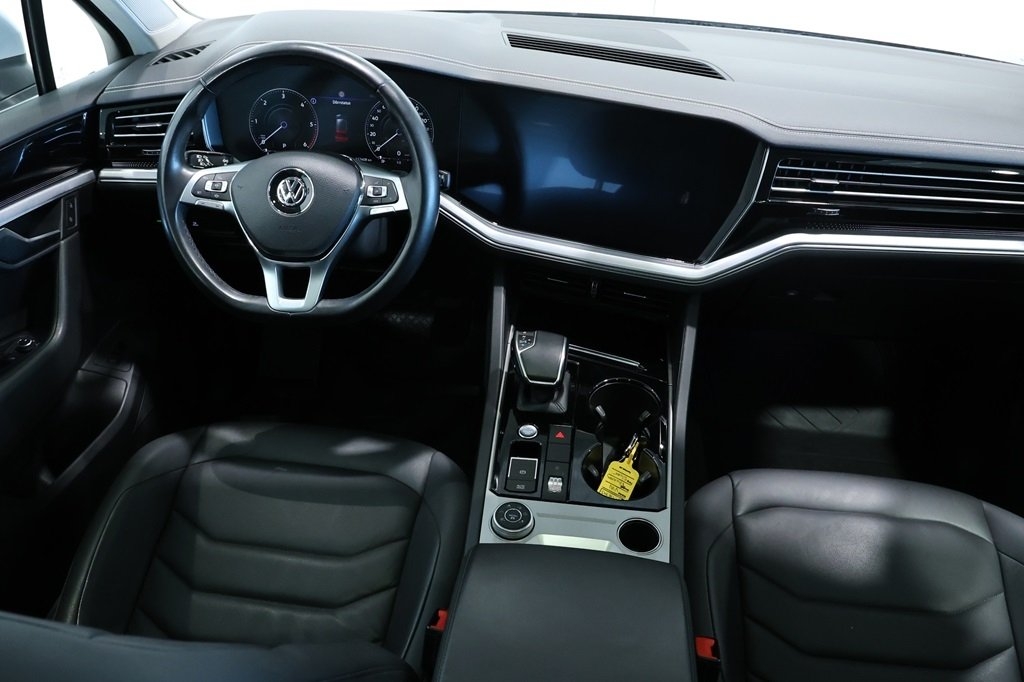 Volkswagen Touareg 2018, kuva 7/10