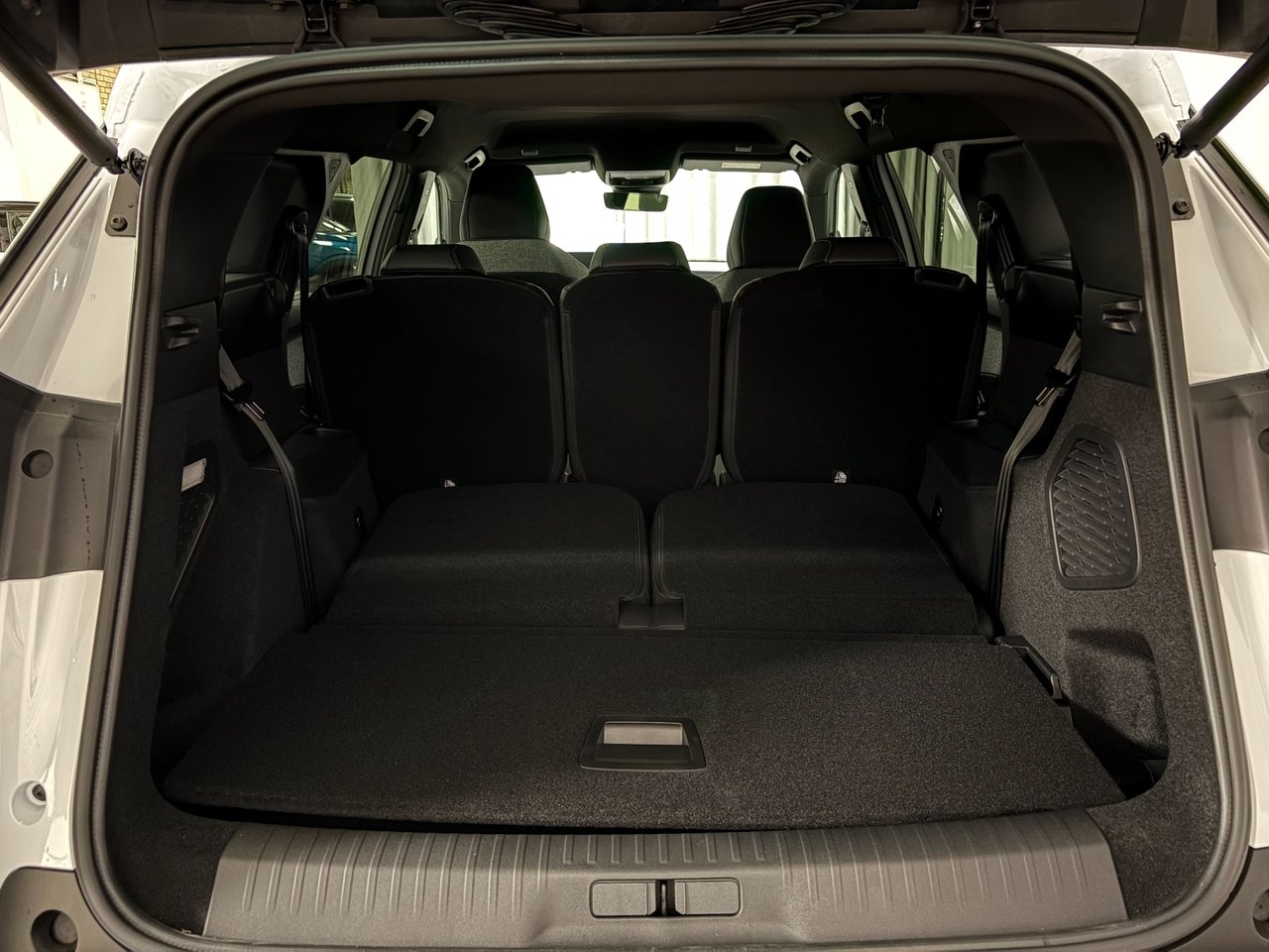 Peugeot 5008 Edition Hybrid AUT 7-Sits 2026, bild 4/9