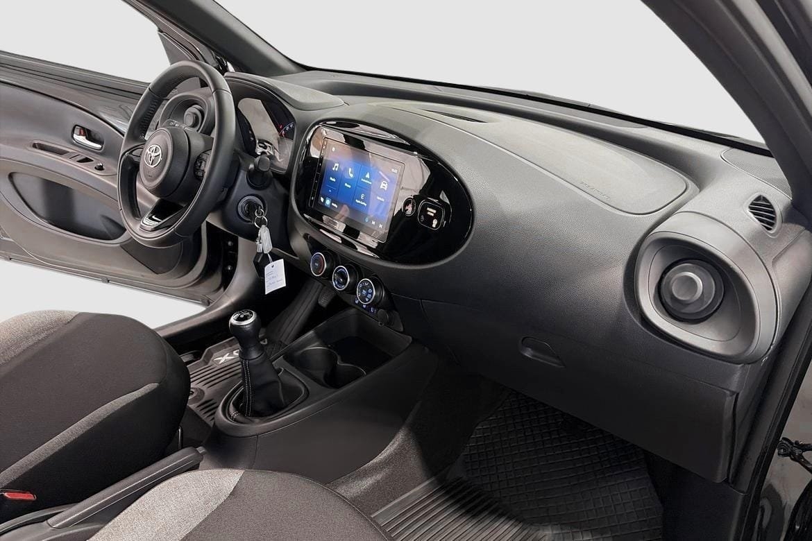 Toyota Aygo X 2025, bild 7/10