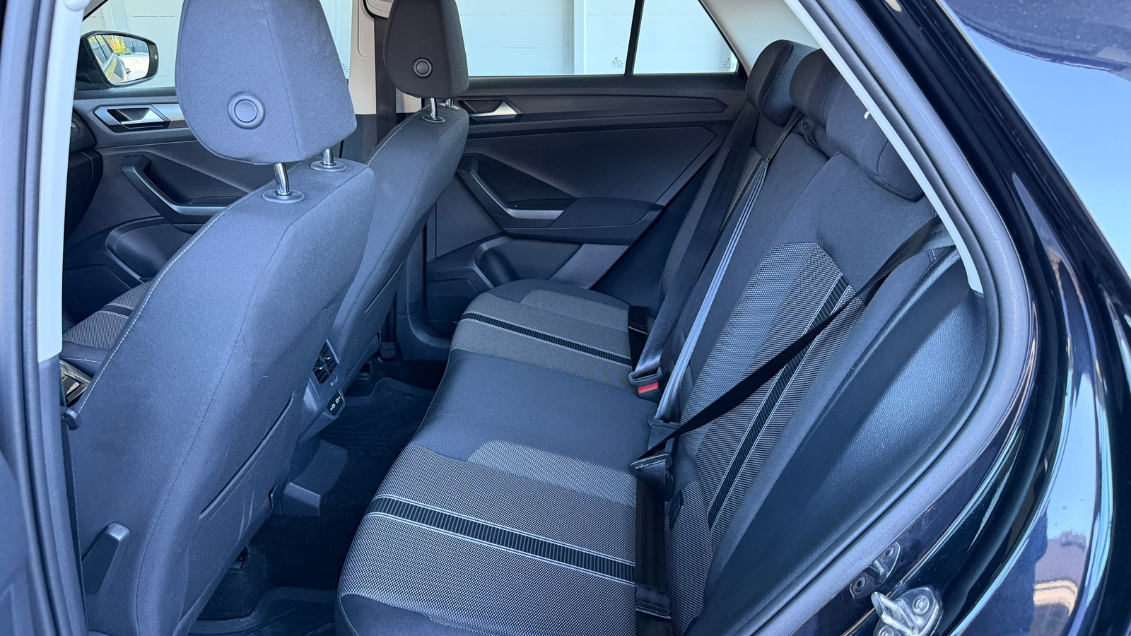 Volkswagen T-Roc 1.0 TSI OPF Manuell 2021, bild 3/6
