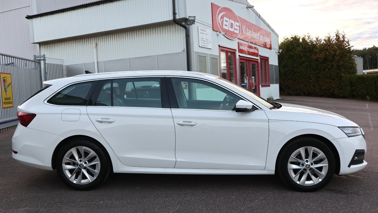 Skoda Octavia Kombi 1.0 TSI Automat 2021, bild 2/10