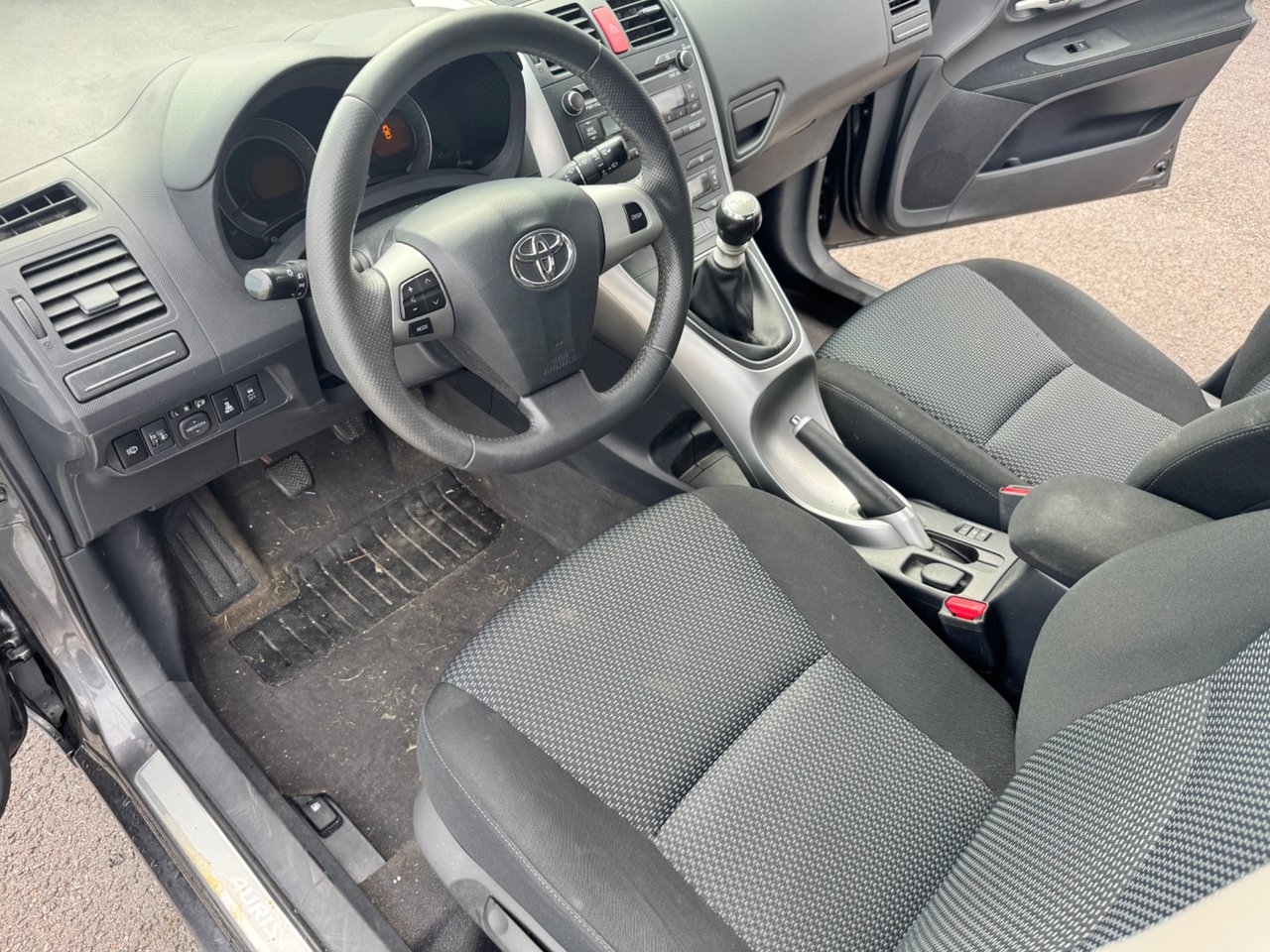 Toyota Auris 2010, bild 7/10