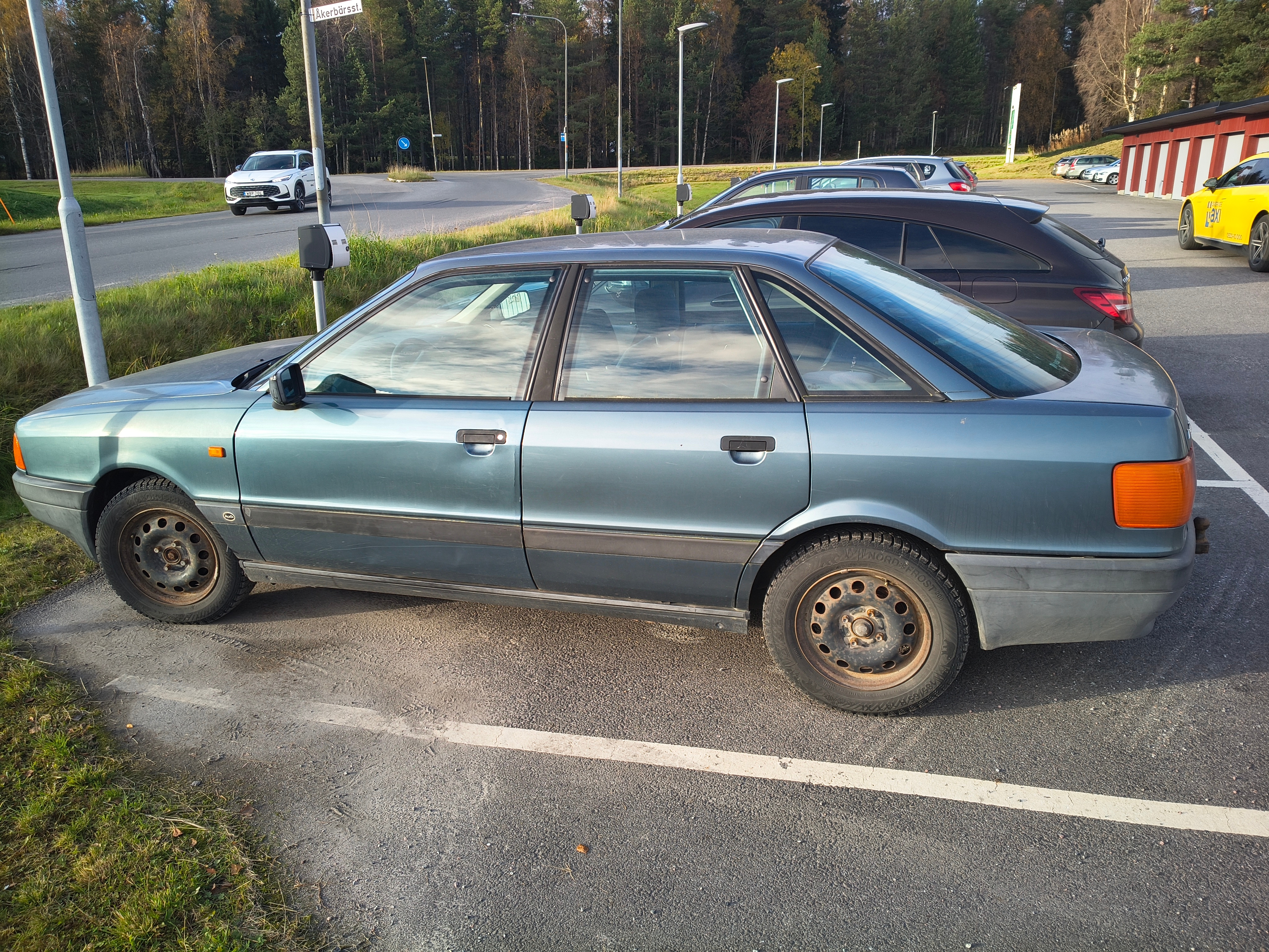 Audi 80 1.8 Manuell 1989, kuva 2/4