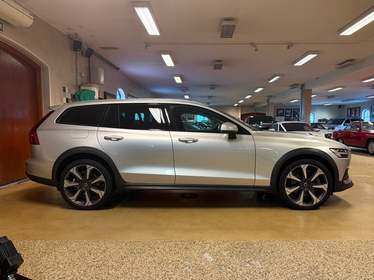 Volvo V60 Cross Country 2021, bild 4/10