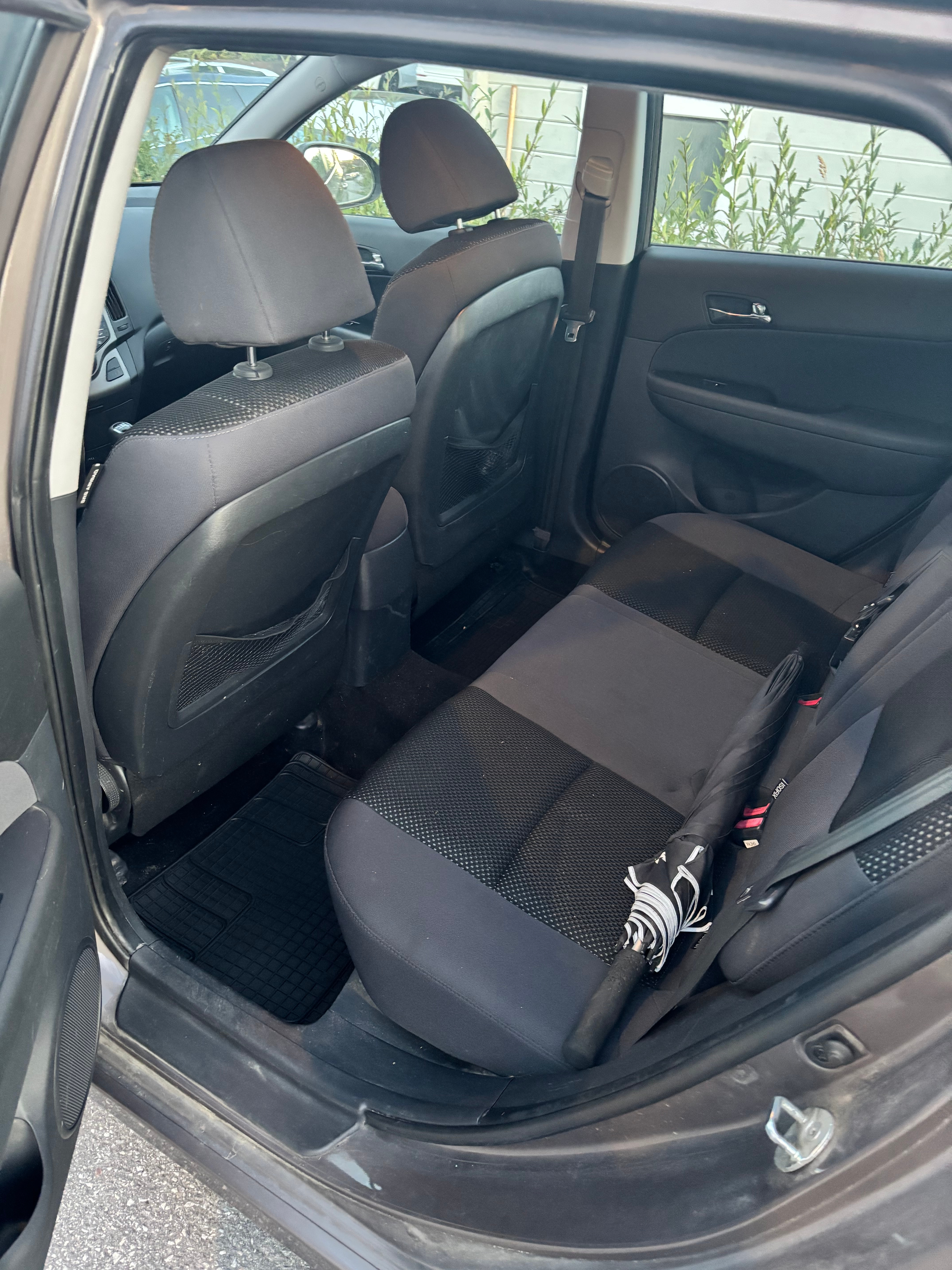 Hyundai i30 cw 1.6 CRDi Manuell 2011, bild 4/4