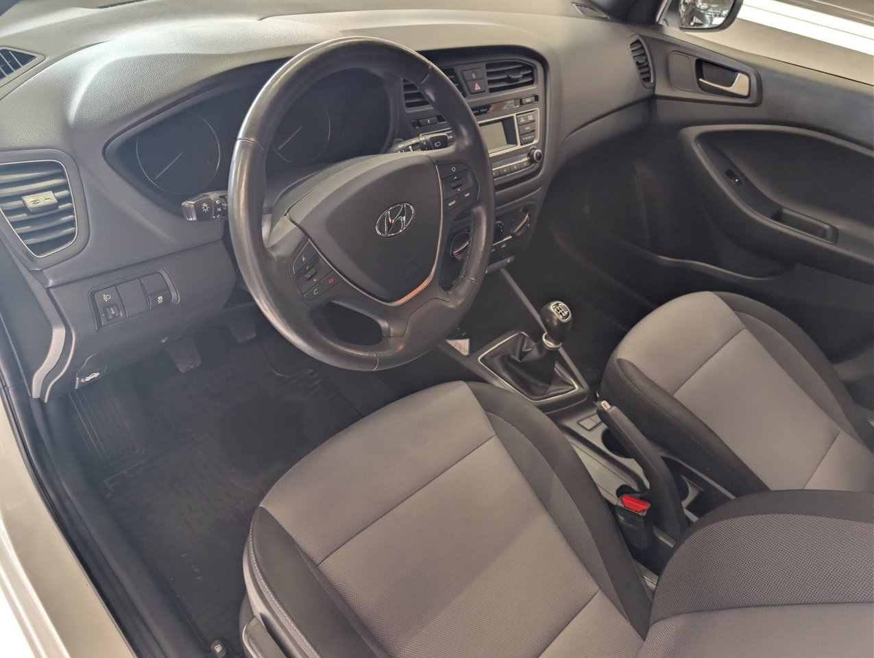 Hyundai i20 1.2 Comfort 2018, photo 7/10