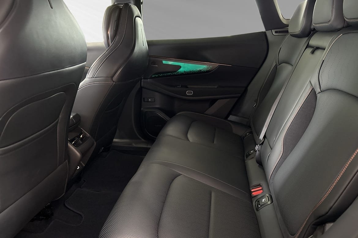 Lynk & Co 08 More PHEV 2025, bild 7/10