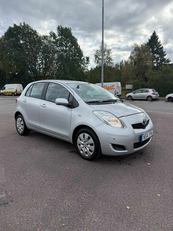 Toyota Yaris 2009, photo 2/16