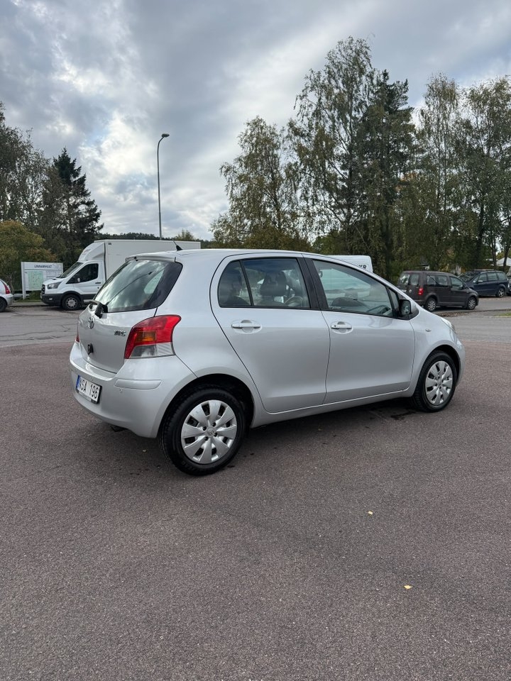 Toyota Yaris 2009, photo 3/16