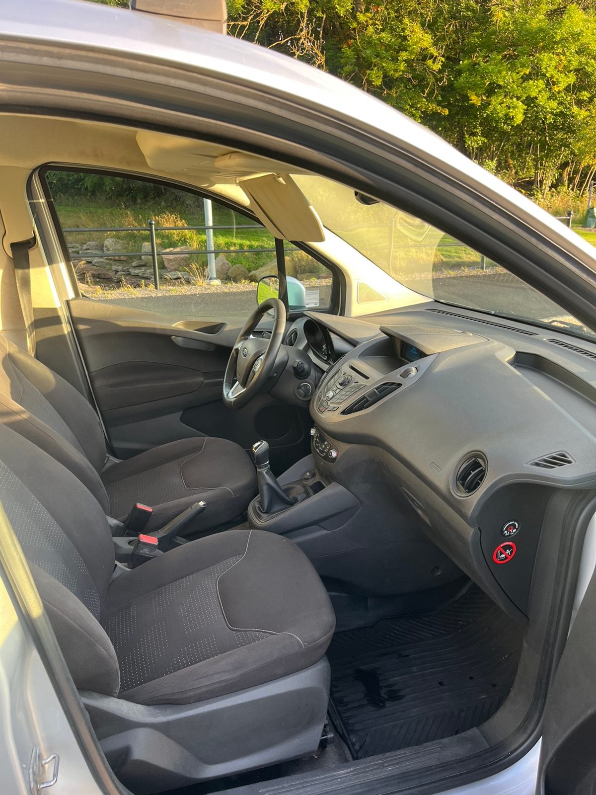 Ford Transit Courier 1.5 TDCi Manuell 2014, bild 6/9