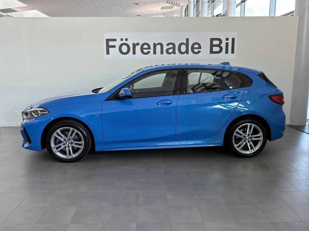 BMW 118 2024, photo 3/10