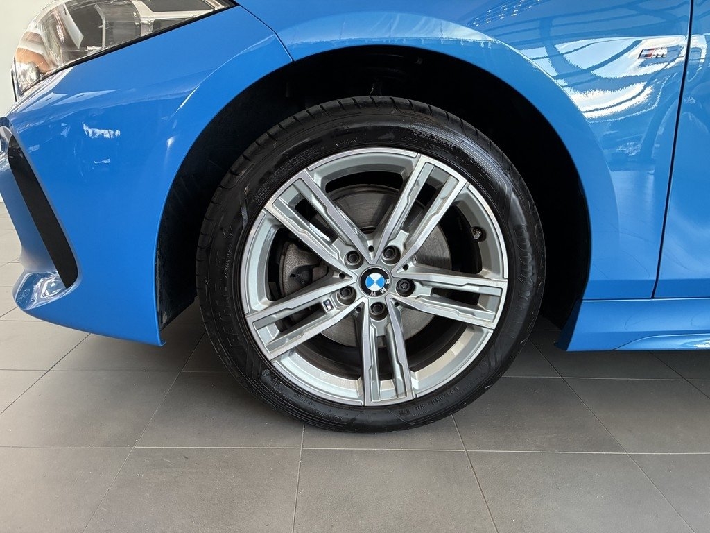 BMW 118 2024, photo 4/10