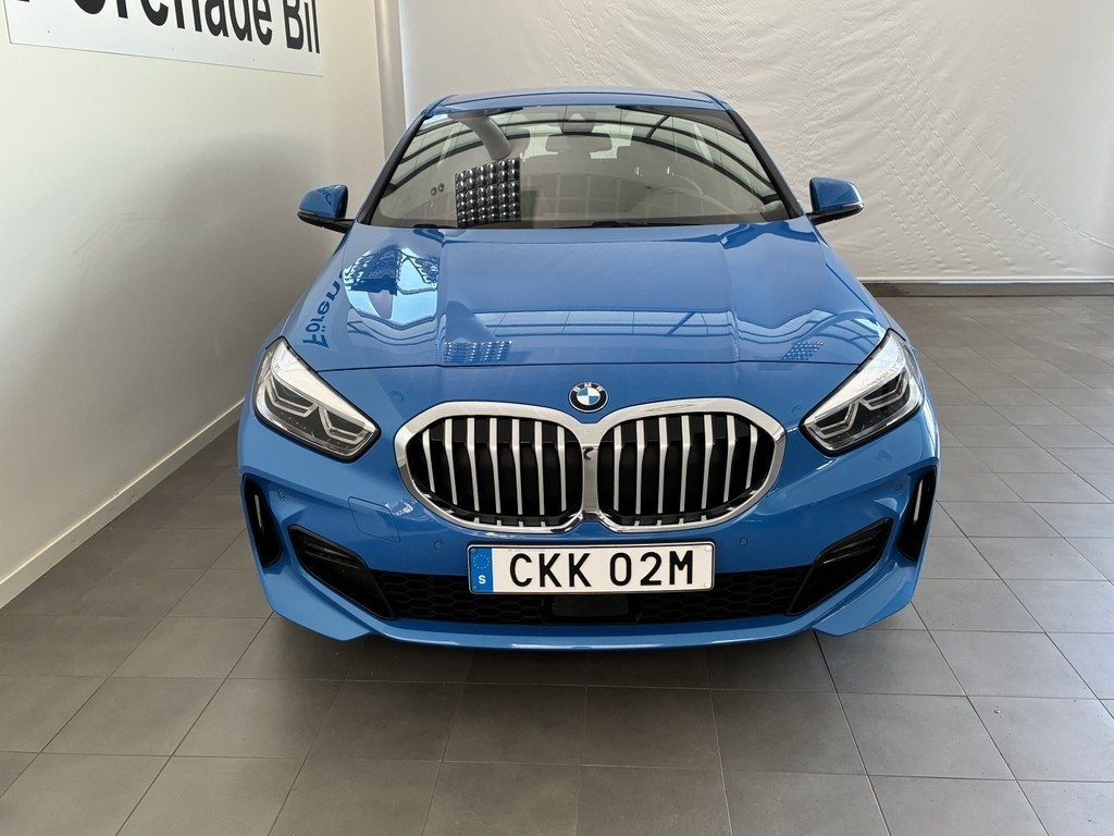 BMW 118 2024, photo 2/10