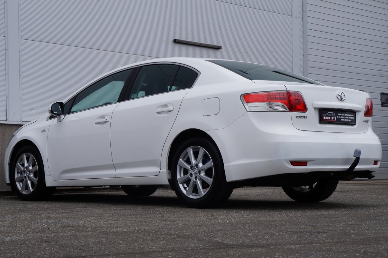 Toyota Avensis Sedan 2.2 D-4D Executive 2011, bild 4/10