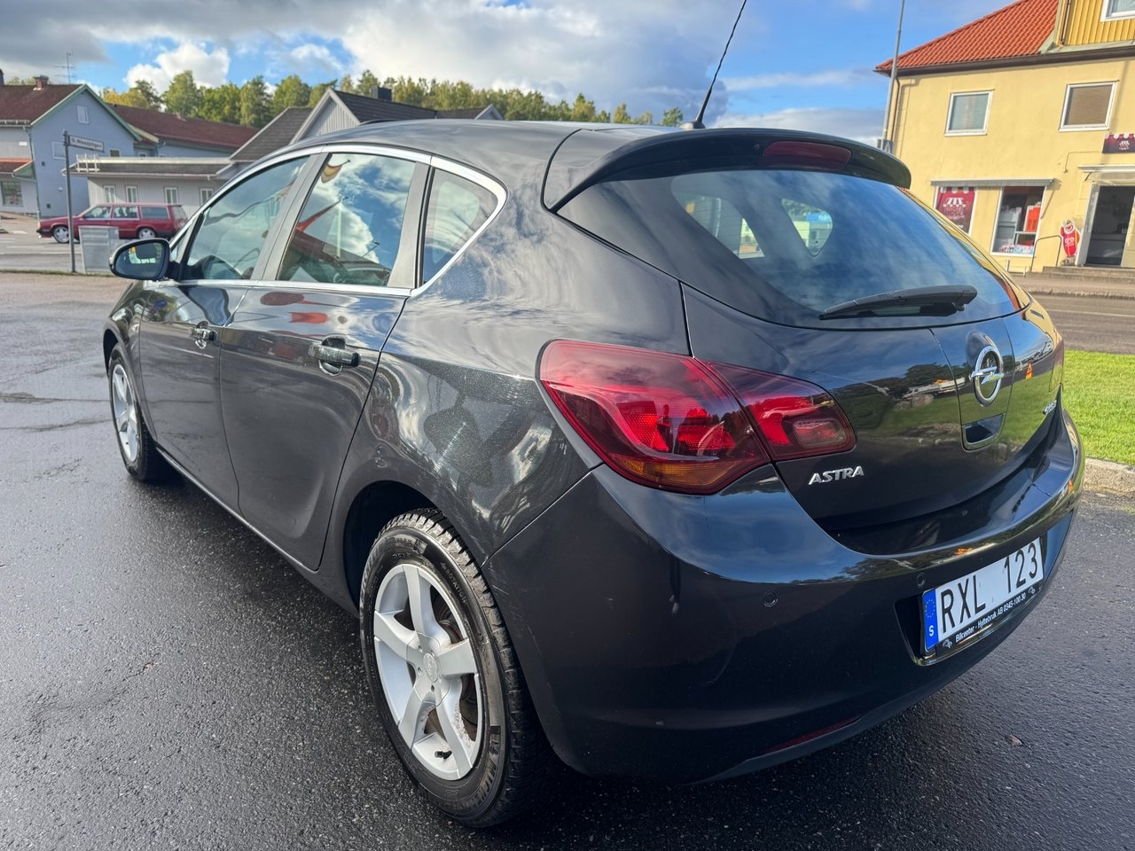 Opel Astra 1.7 CDTI ecoFLEX Enjoy Euro 5 2012, bild 4/10