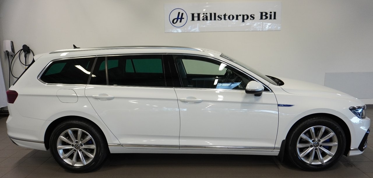 Volkswagen Passat 2022, bild 2/10