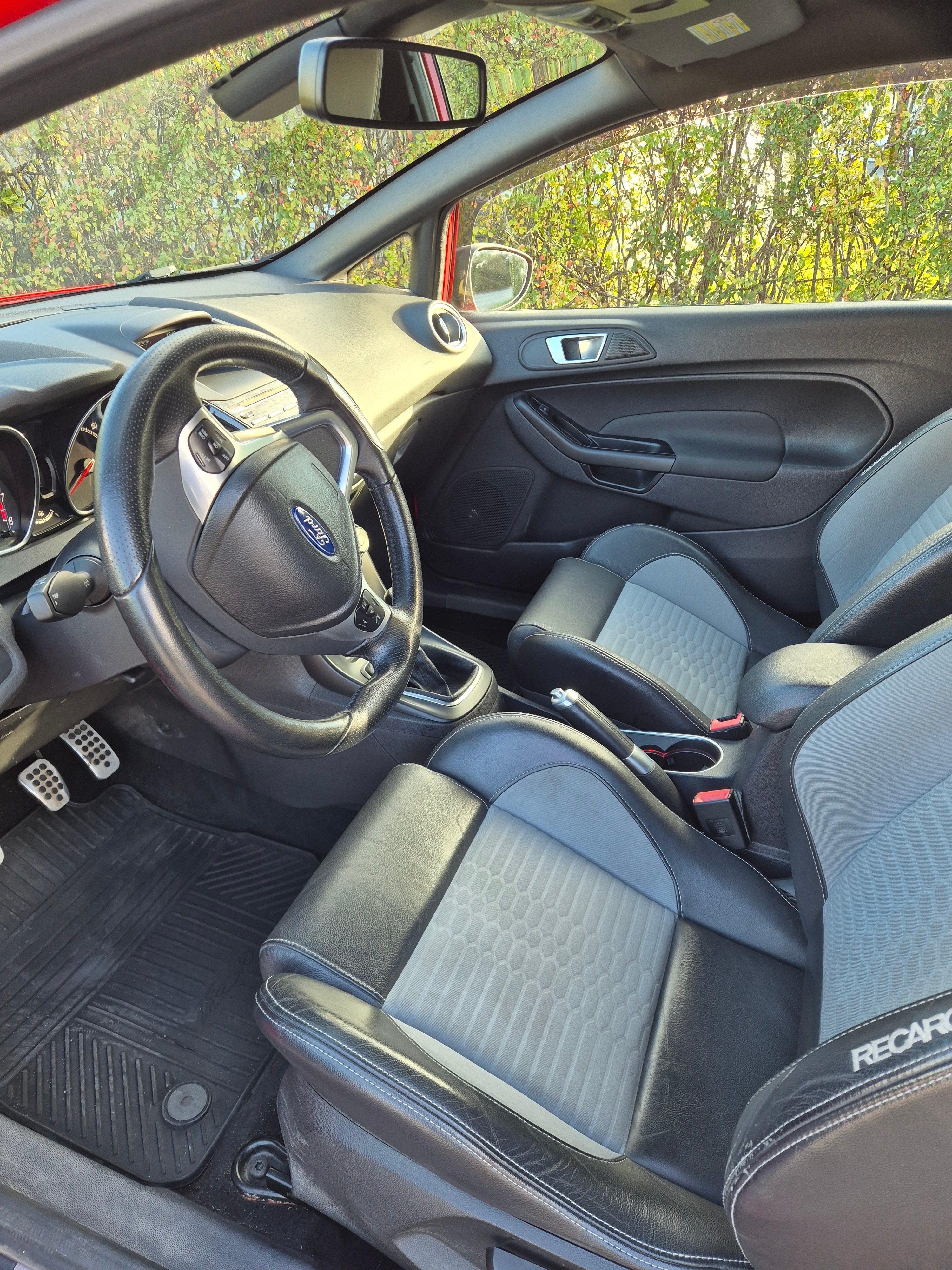 Ford Fiesta ST 3-dörrars Manuell 2013, bild 6/10