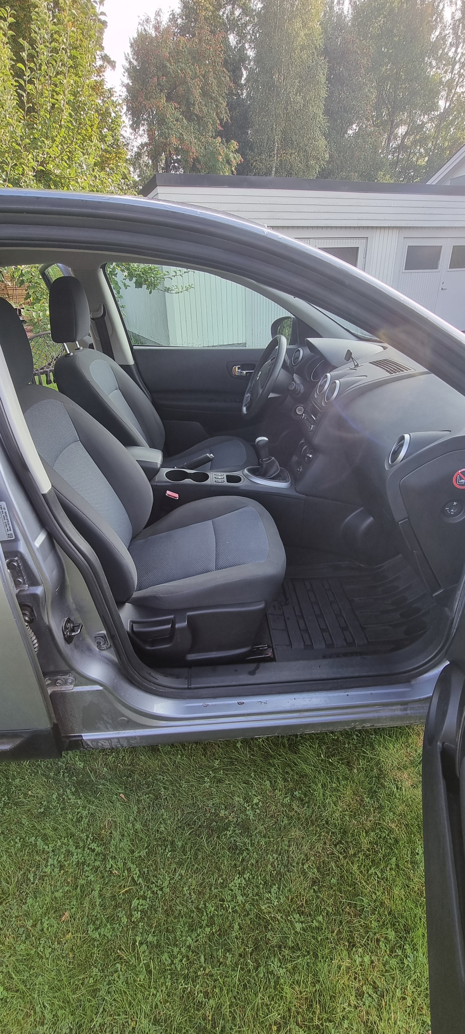 Nissan Qashqai 1.6 Manuell 2012, bild 5/6