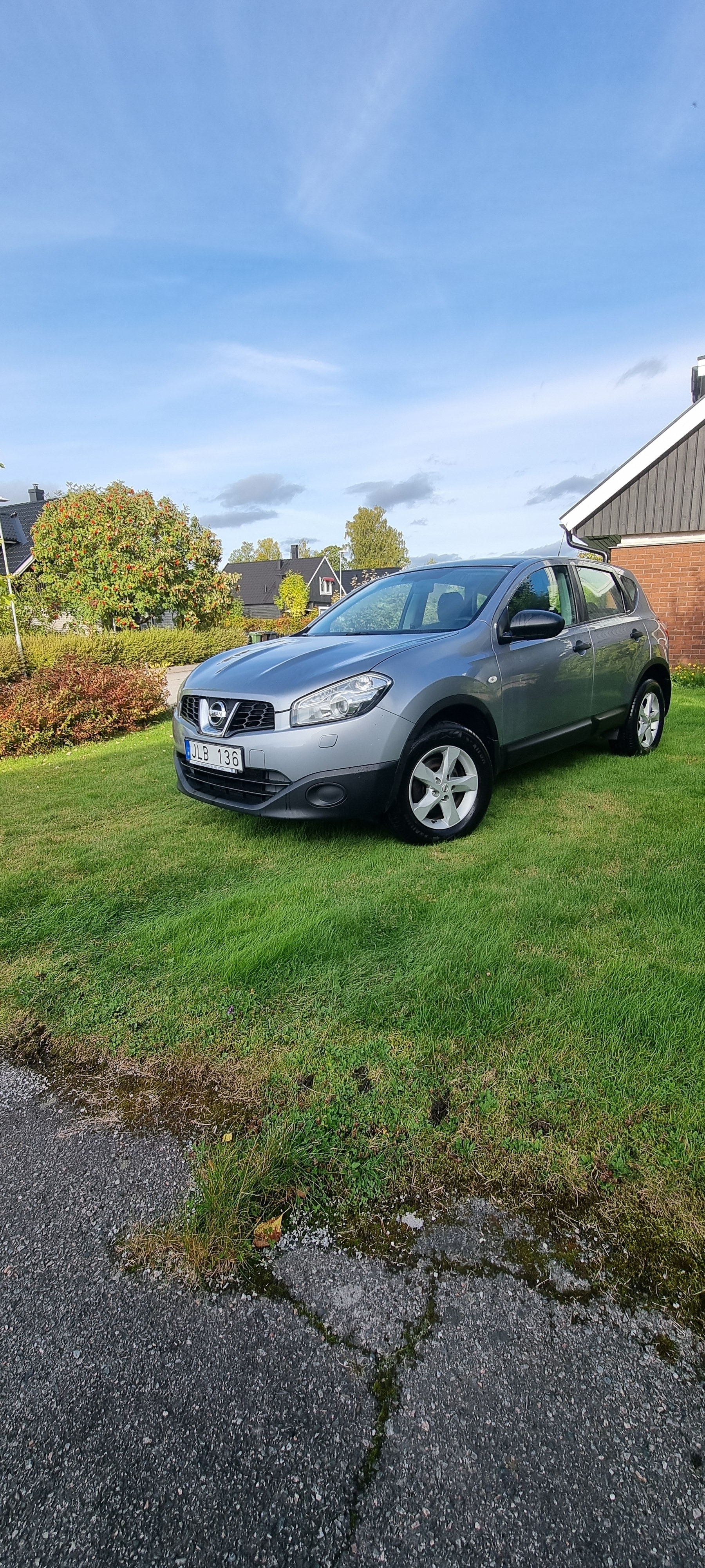 Nissan Qashqai 1.6 Manuell 2012, bild 2/6