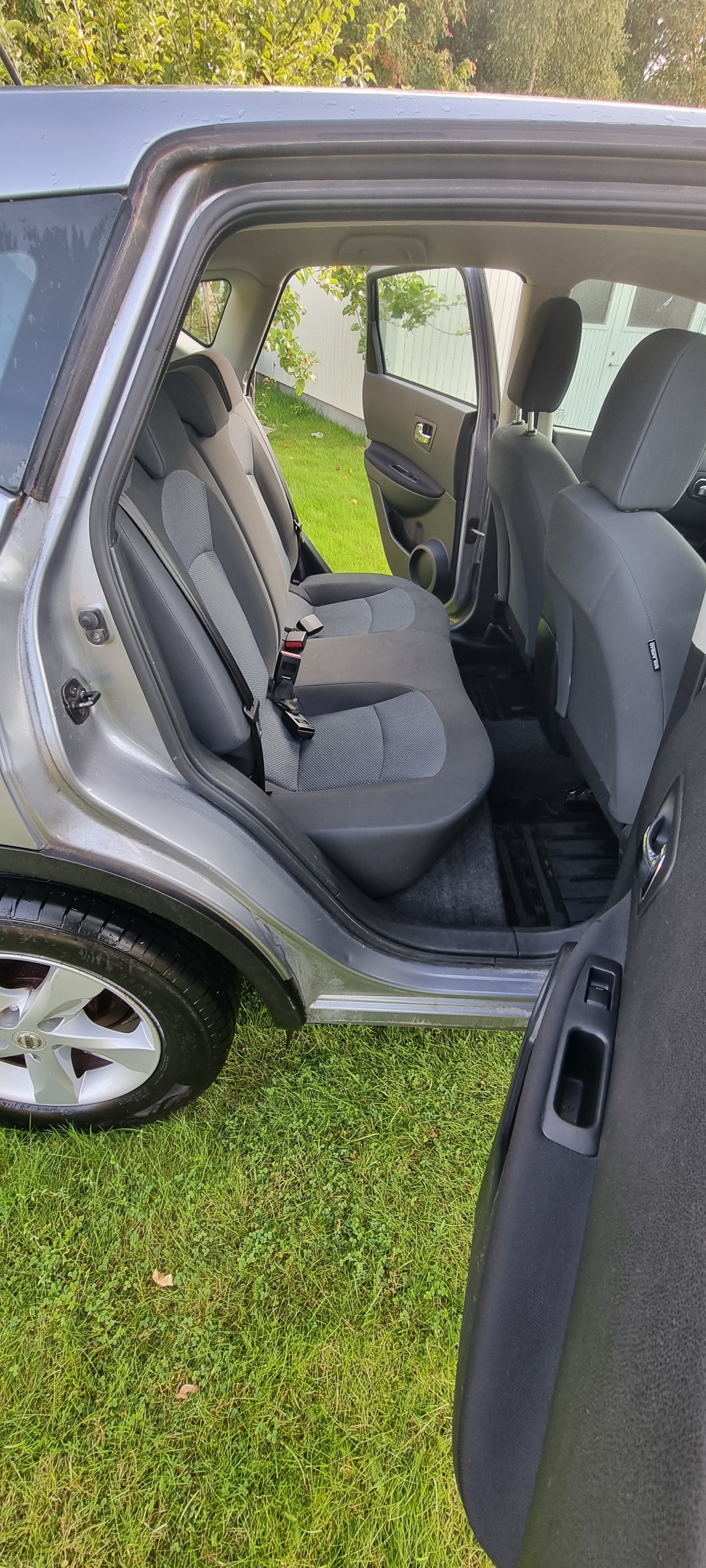 Nissan Qashqai 1.6 Manuell 2012, bild 6/6