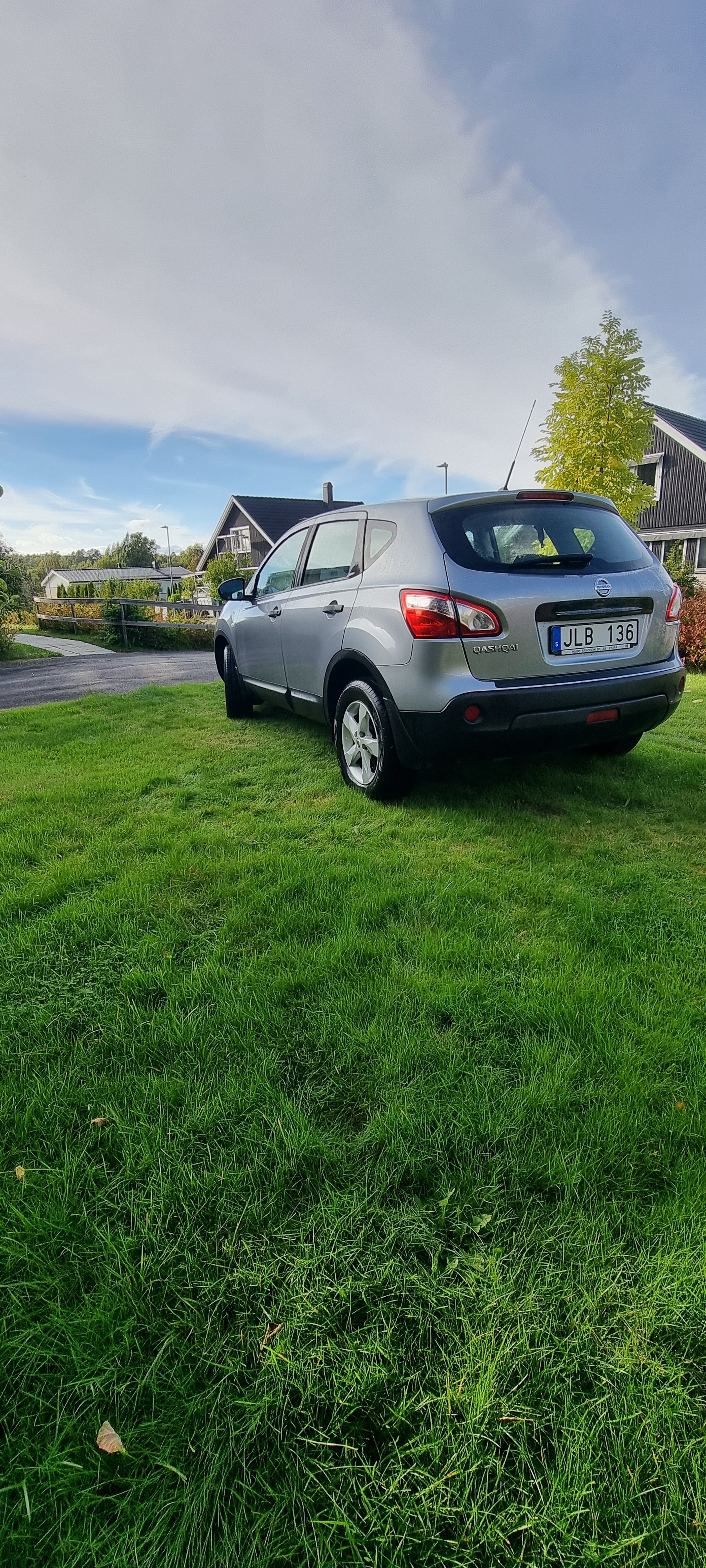 Nissan Qashqai 1.6 Manuell 2012, bild 3/6