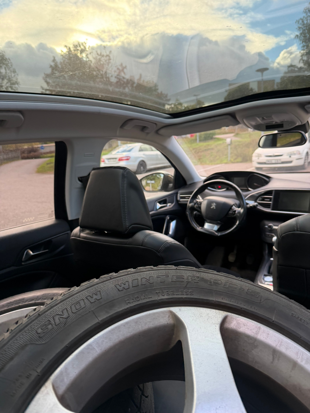 Peugeot 308 1.6 THP 155 Manuell 2013, bild 4/5