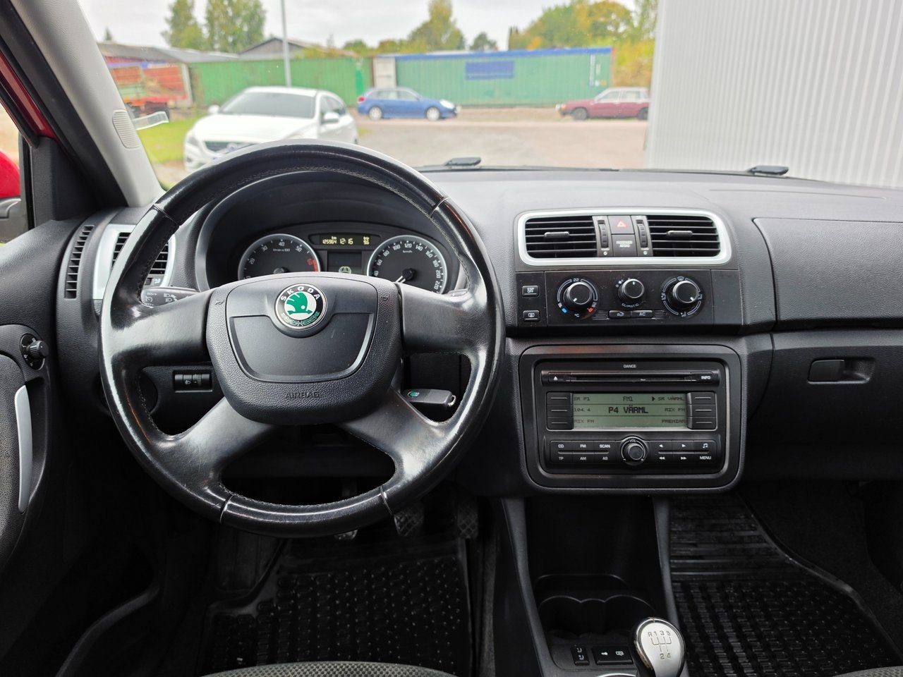 Skoda Fabia 2010, bild 7/8
