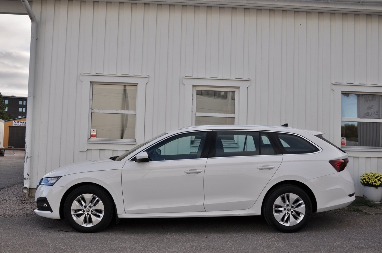 Skoda Octavia 2023, bild 3/10