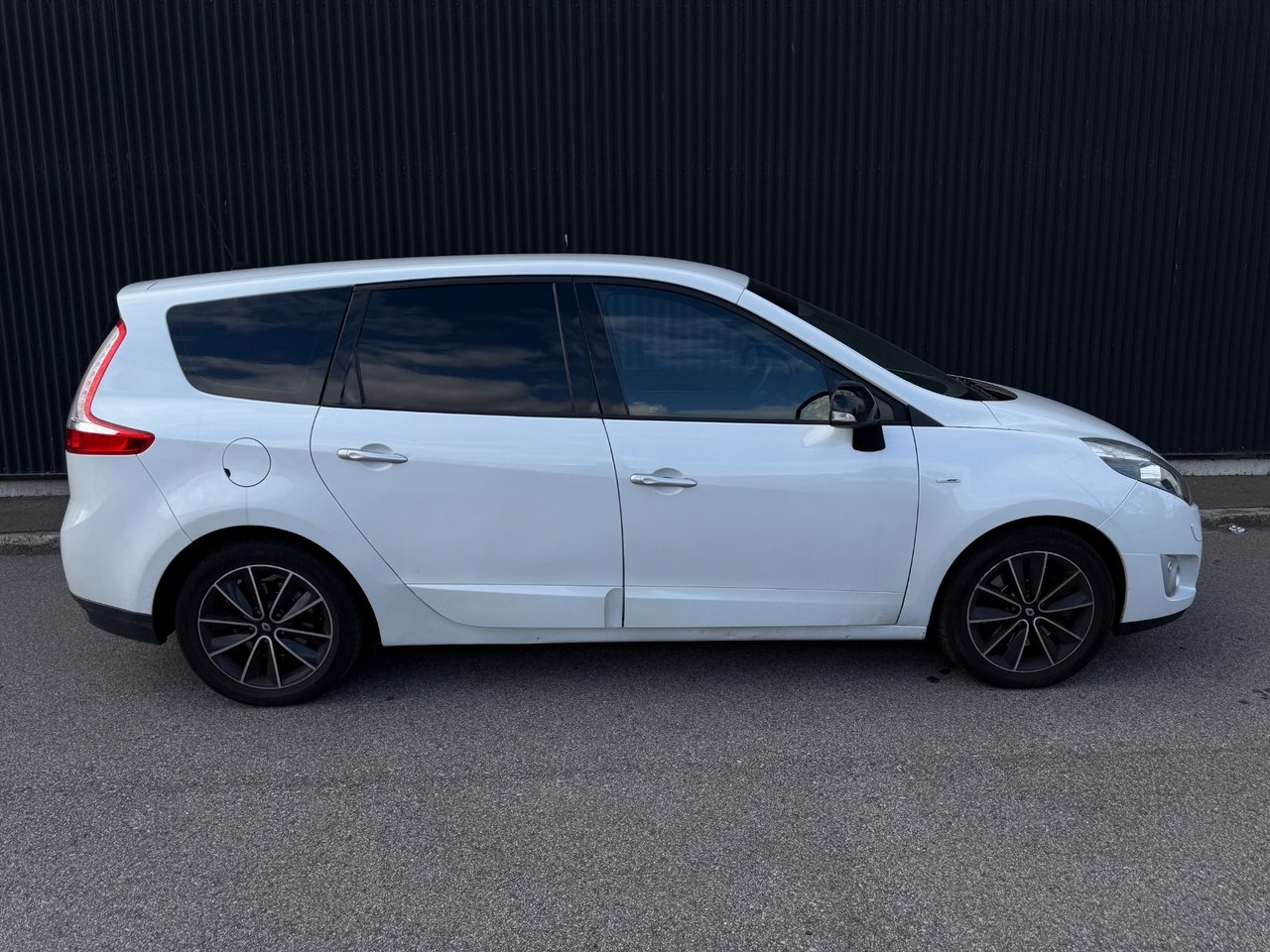 Renault Grand Scenic 2.0 dCi 2012, bild 5/10