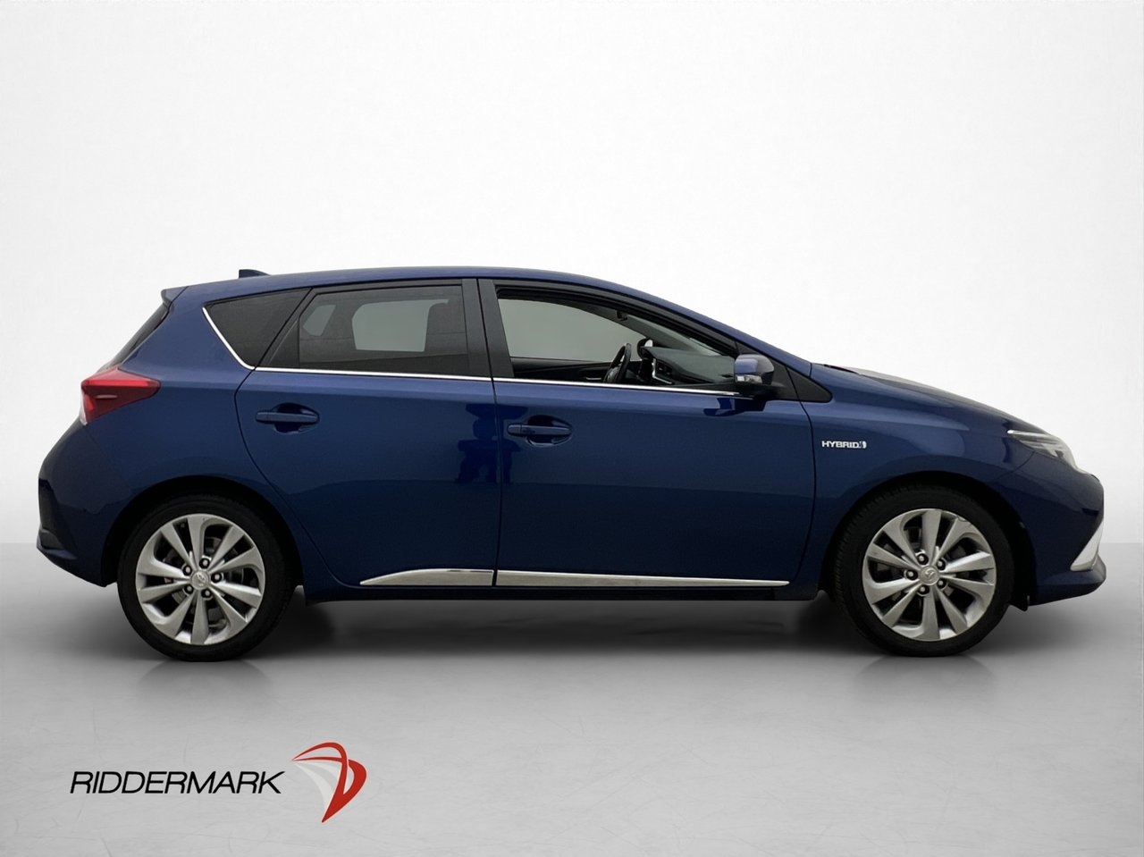 Toyota Auris Hybrid Executive Pano 2015, kuva 4/10