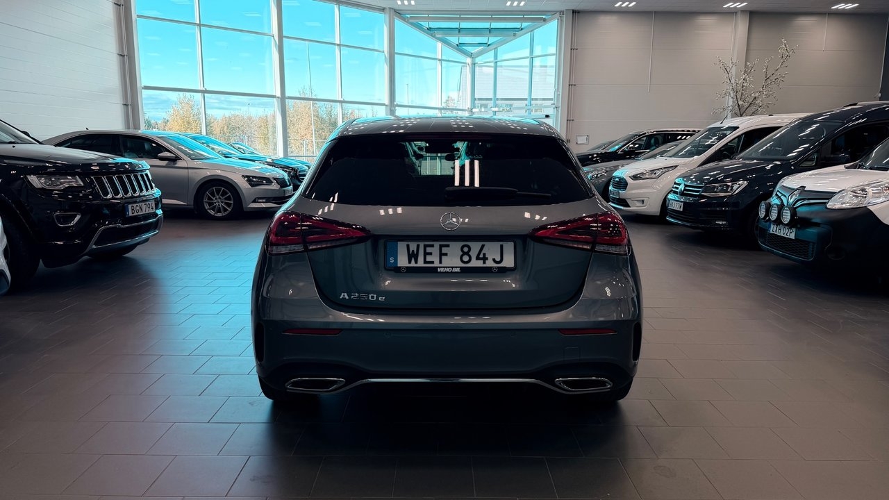 Mercedes-Benz A 250 e AMG 2023, photo 5/10