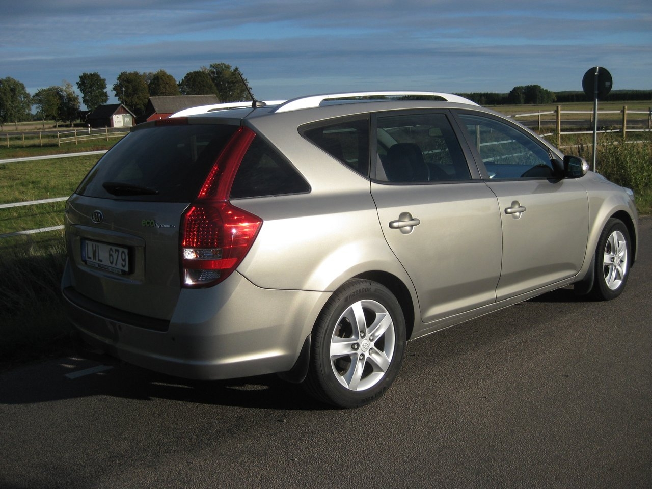 Kia Ceed 2012, bild 3/10