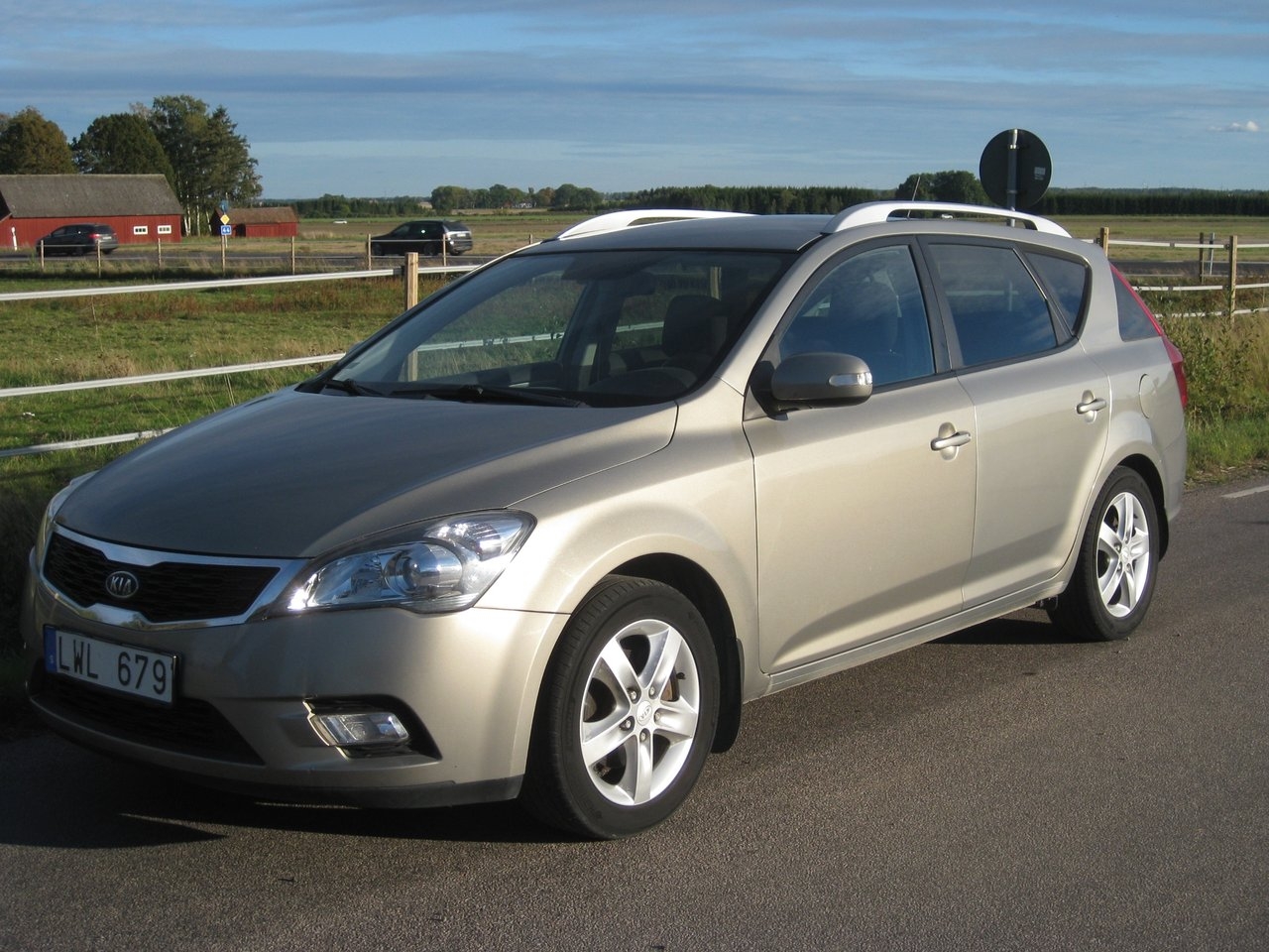 Kia Ceed 2012, bild 2/10