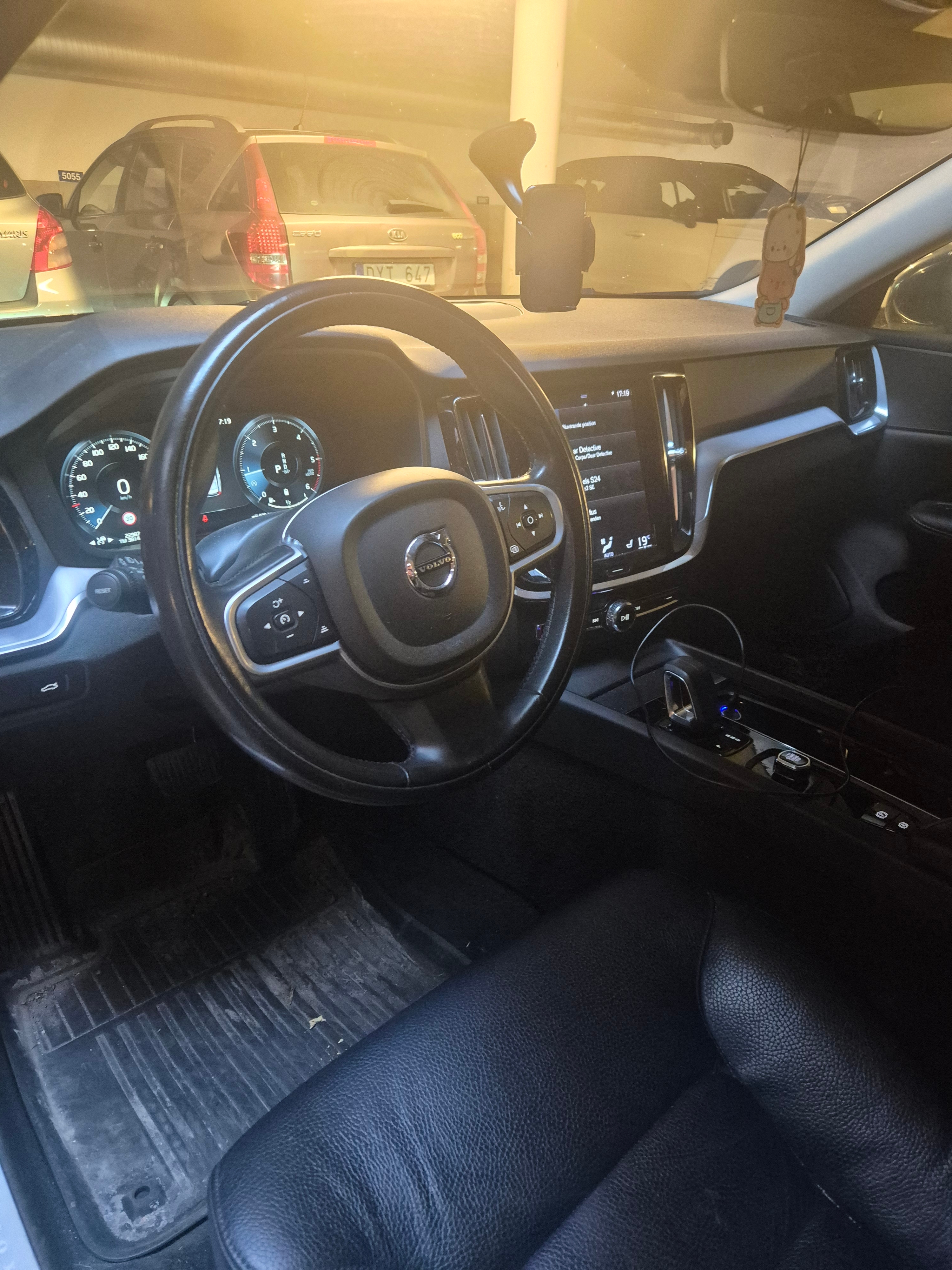 Volvo V60 B4 Geartronic 2022, photo 5/5