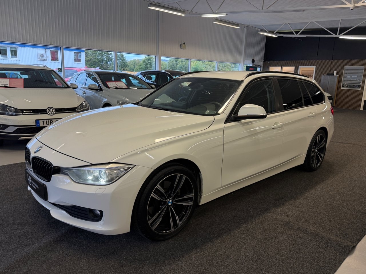 BMW 320 d Touring Steptronic Euro 5 2013, bild 3/10