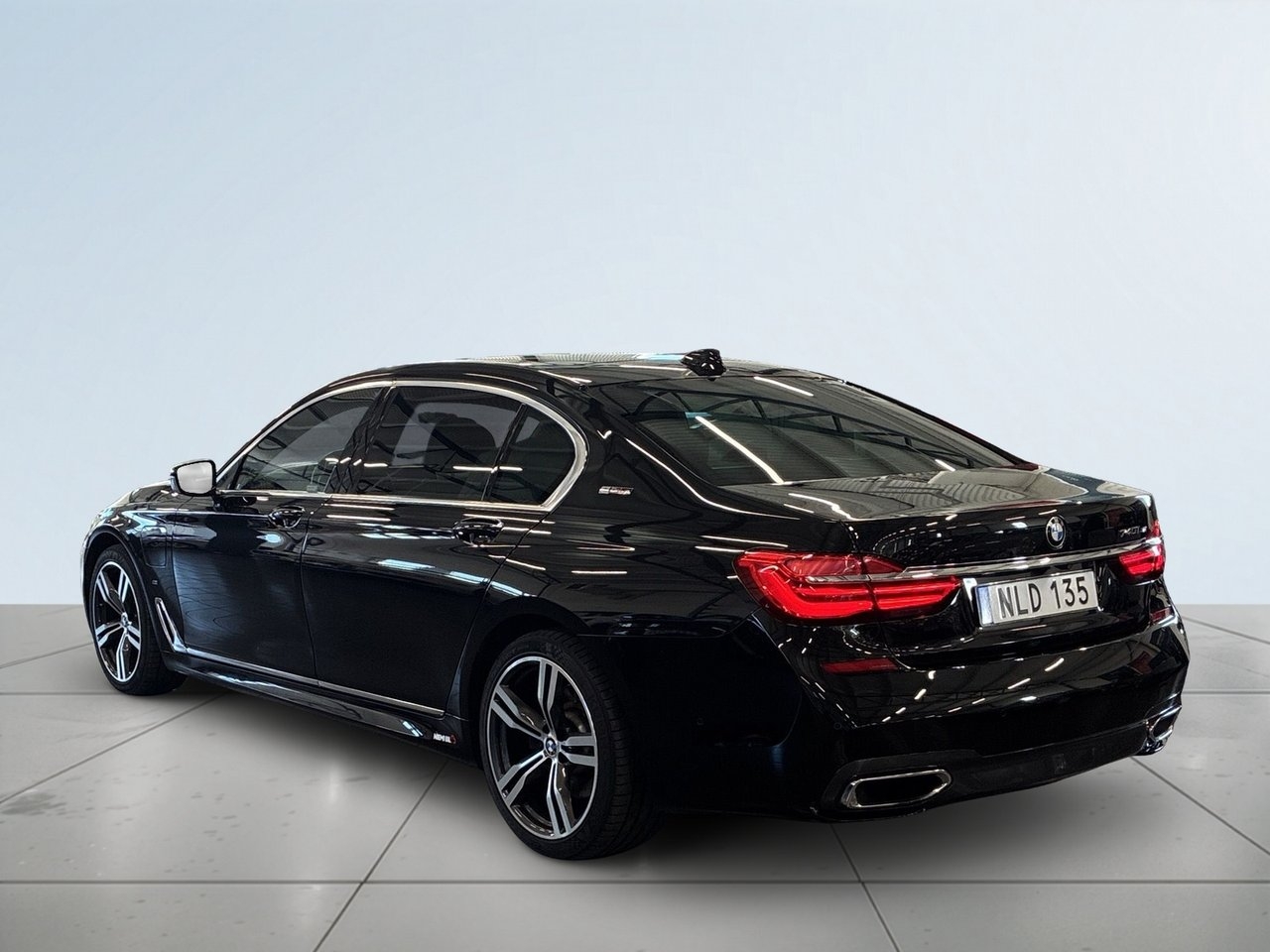 BMW 740 2017, photo 5/10