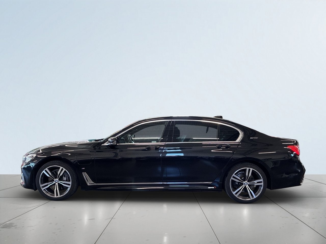 BMW 740 2017, photo 4/10