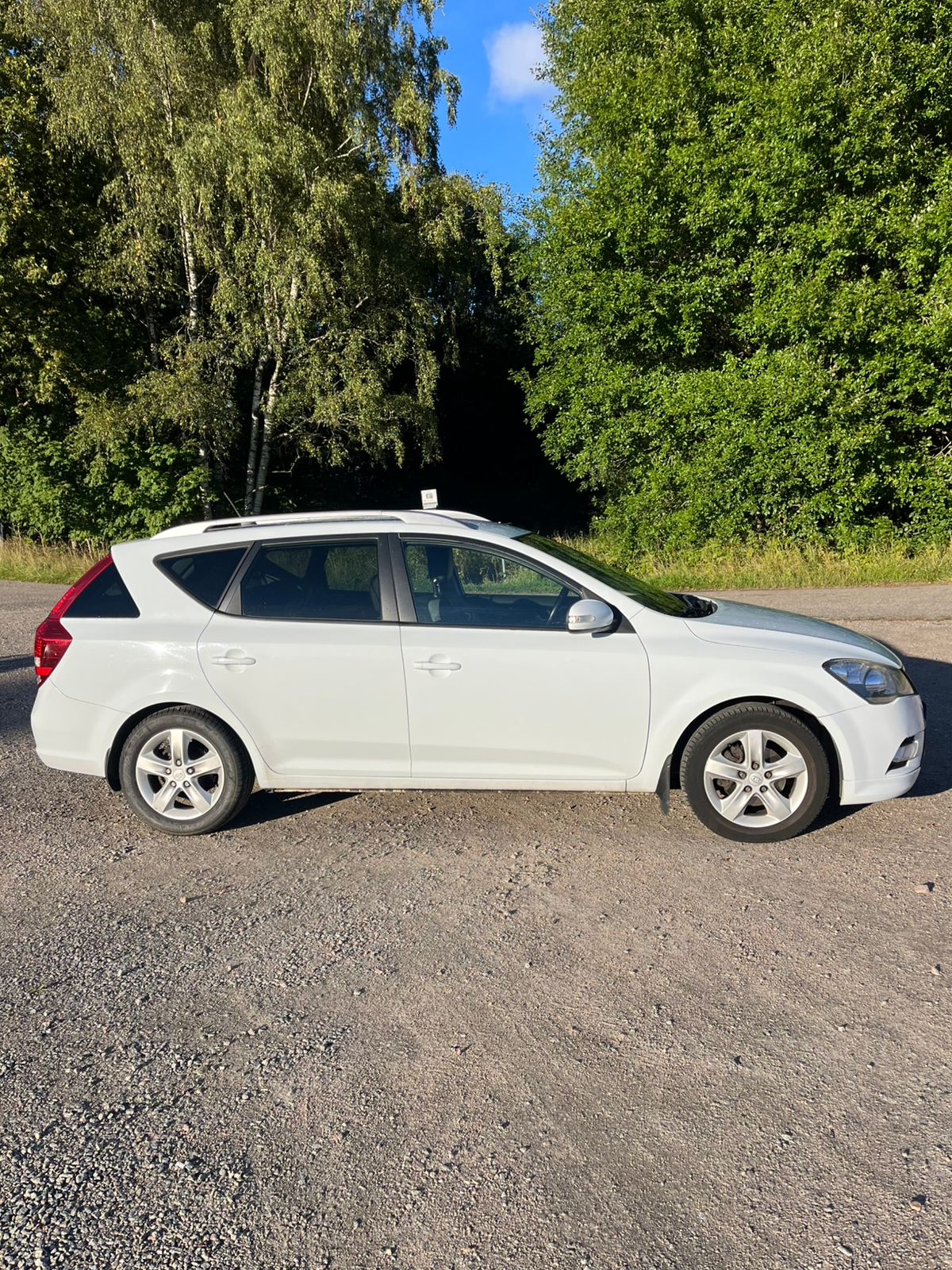 Kia Ceed Sportwagon 1.6 CRDi Manuell 2011, bild 2/9